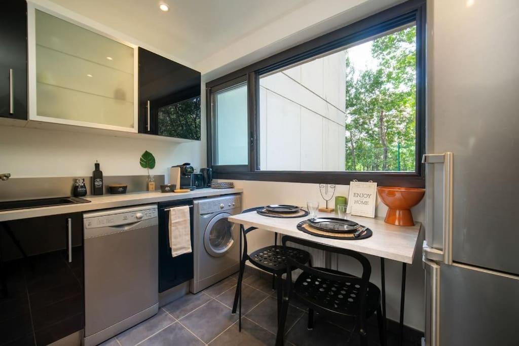 Air-Conditioned Apartment With Private Parking Marseille Exterior photo