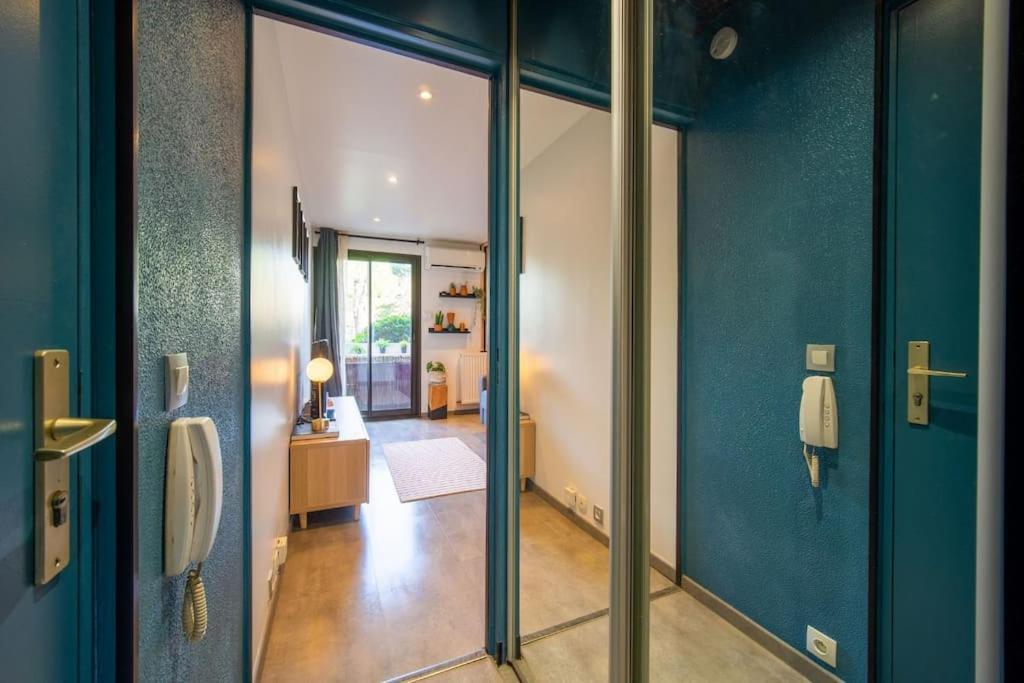 Air-Conditioned Apartment With Private Parking Marseille Exterior photo